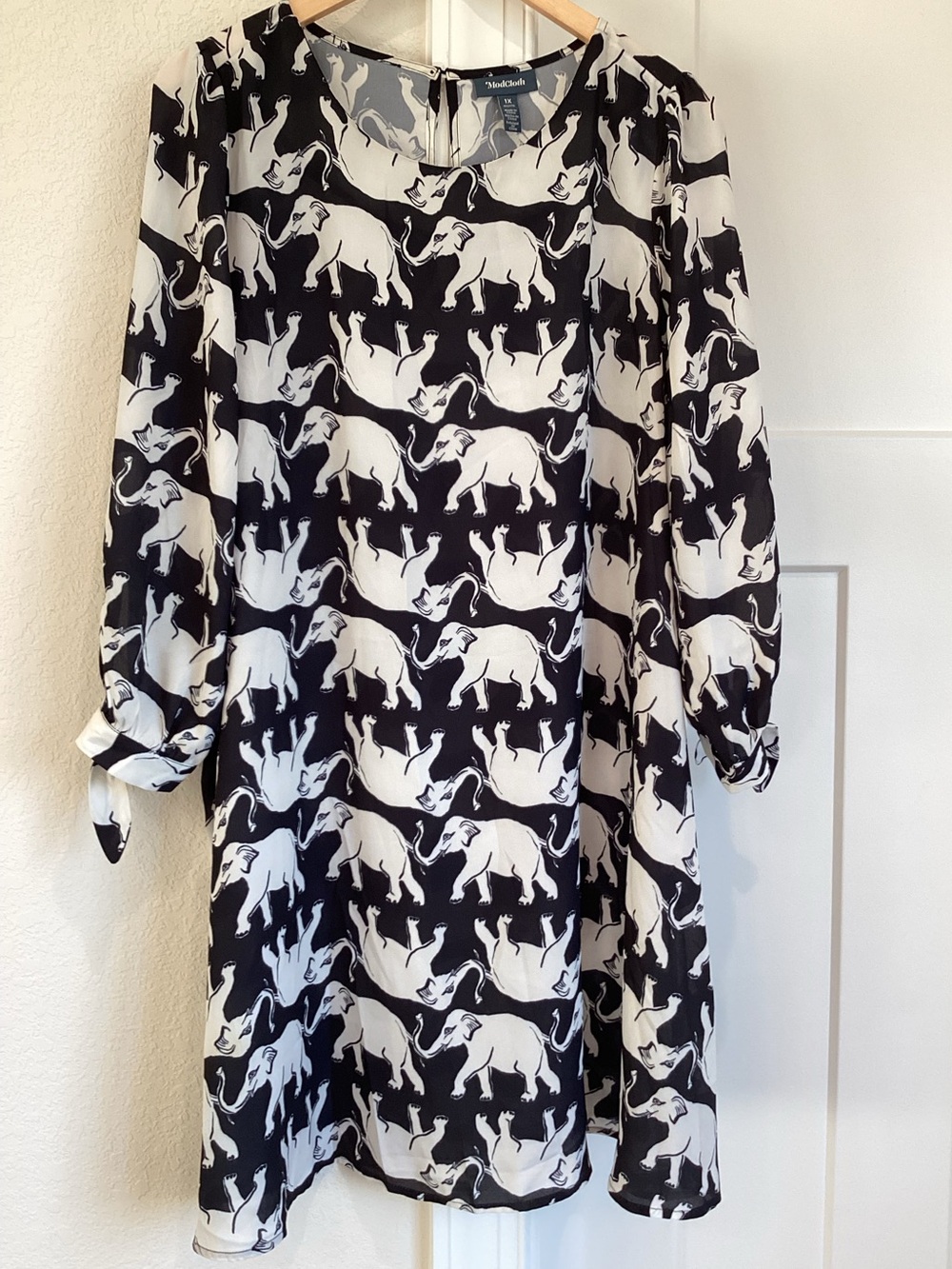 ModCloth Shift Puff Sleeve Sheath Dress 1X Black and White Elephant Day Parade